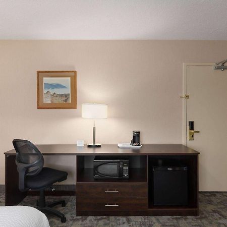 Travelodge By Wyndham Thunder Bay On Экстерьер фото