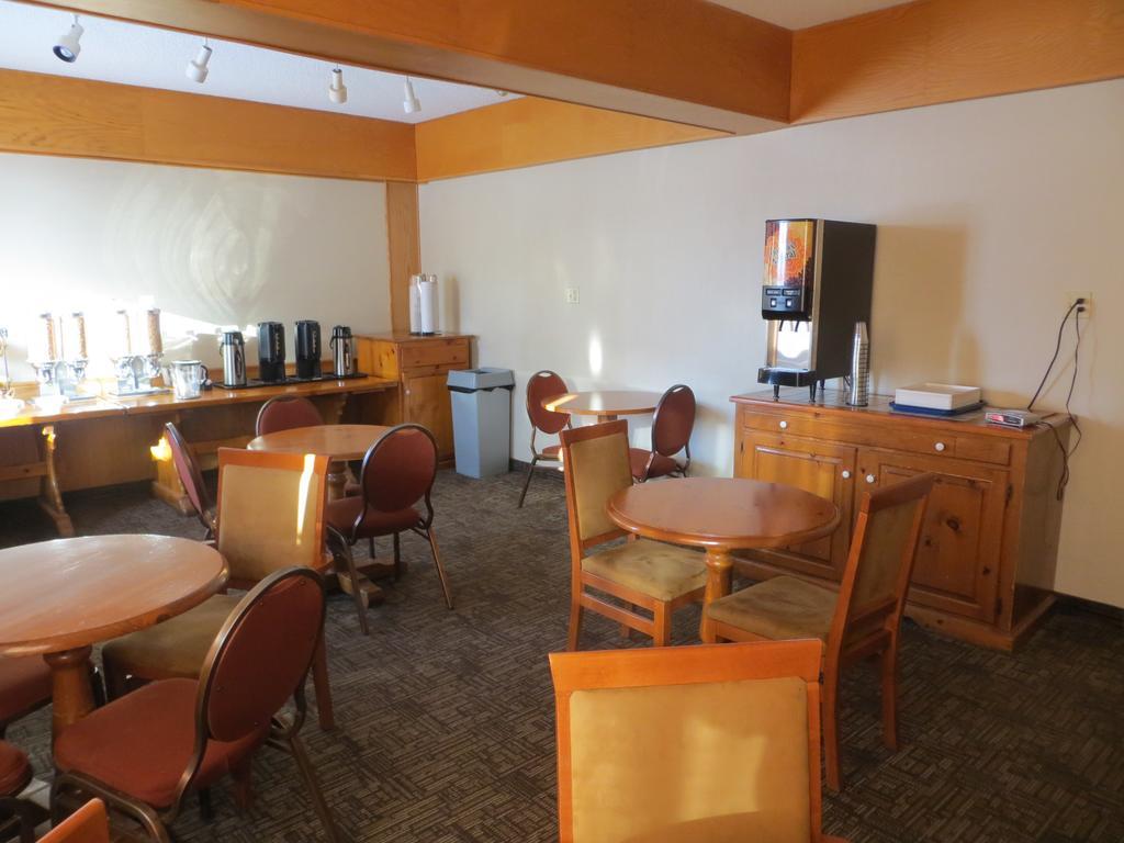 Travelodge By Wyndham Thunder Bay On Экстерьер фото