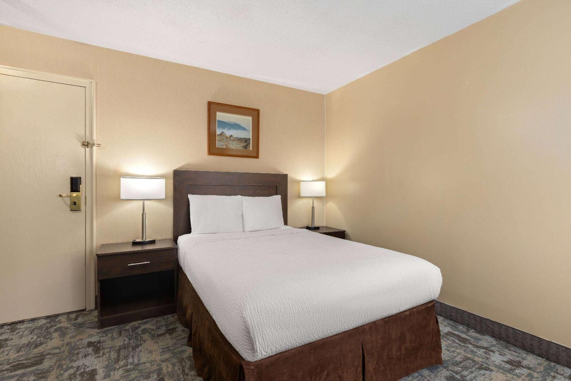 Travelodge By Wyndham Thunder Bay On Экстерьер фото
