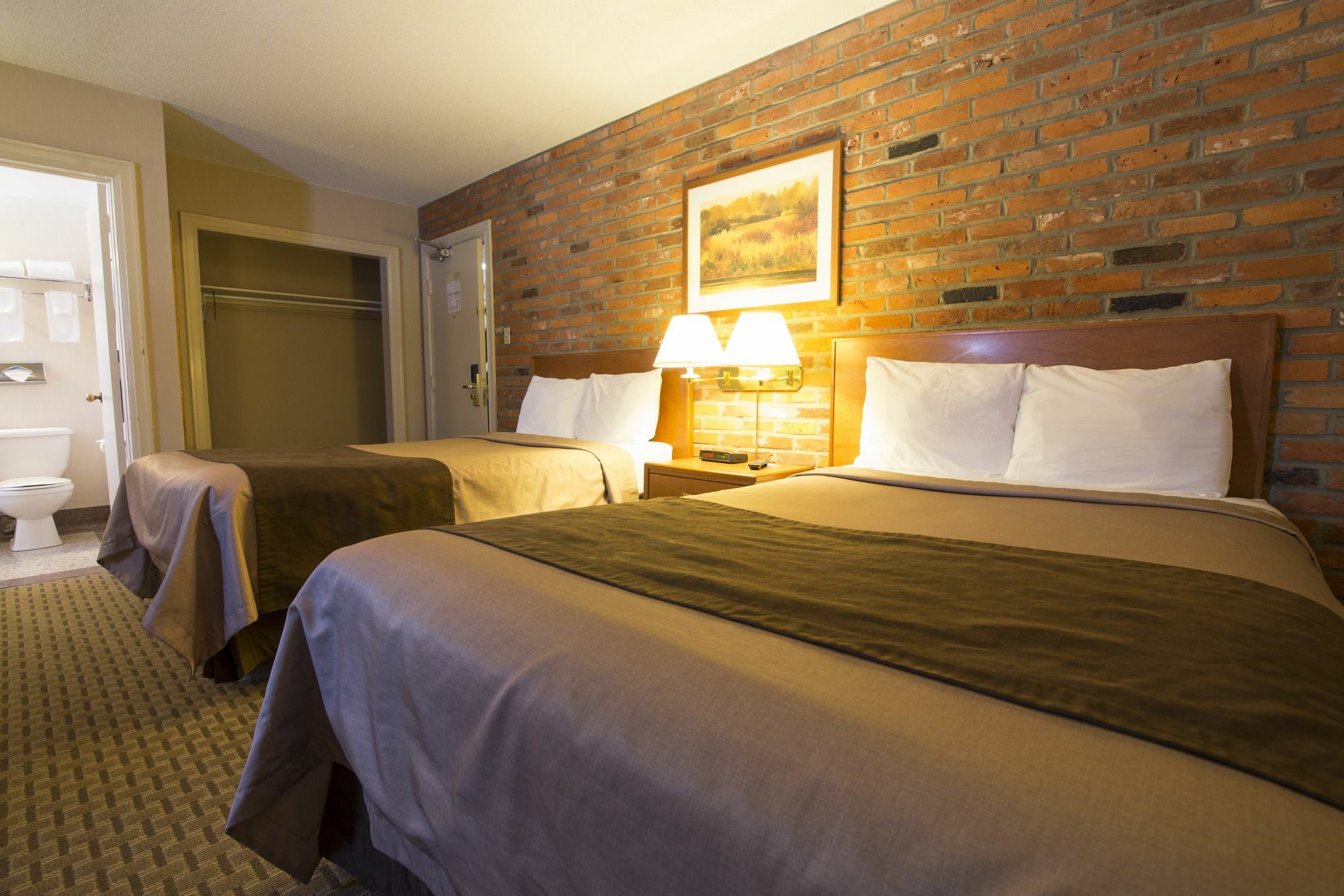 Travelodge By Wyndham Thunder Bay On Экстерьер фото